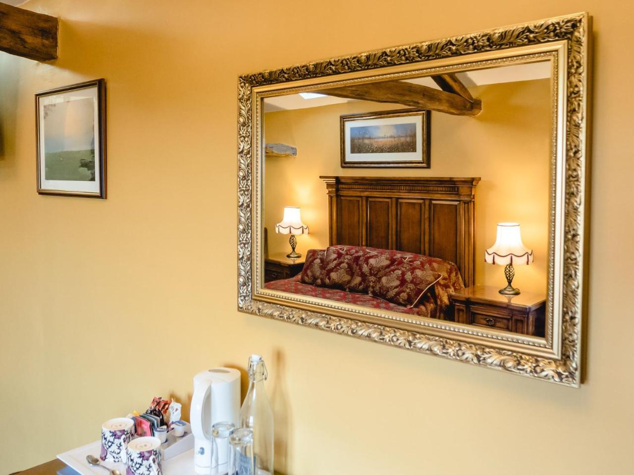 The Wayside And Whisky Barn Hotel Whitbeck Bilik gambar